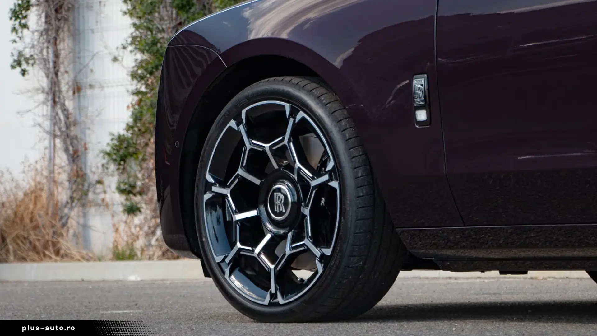 Rolls-Royce Black Badge Ghost