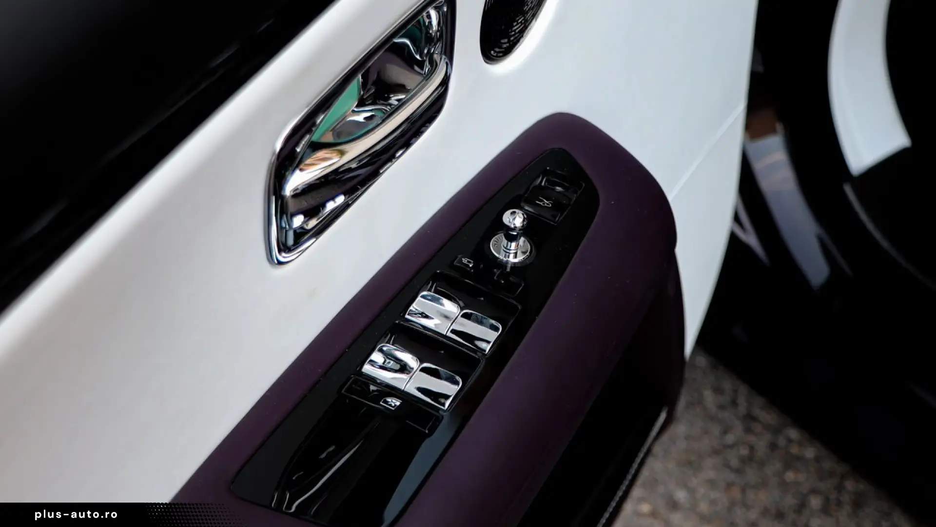 Rolls-Royce Black Badge Ghost