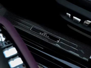 Rolls-Royce Black Badge Ghost