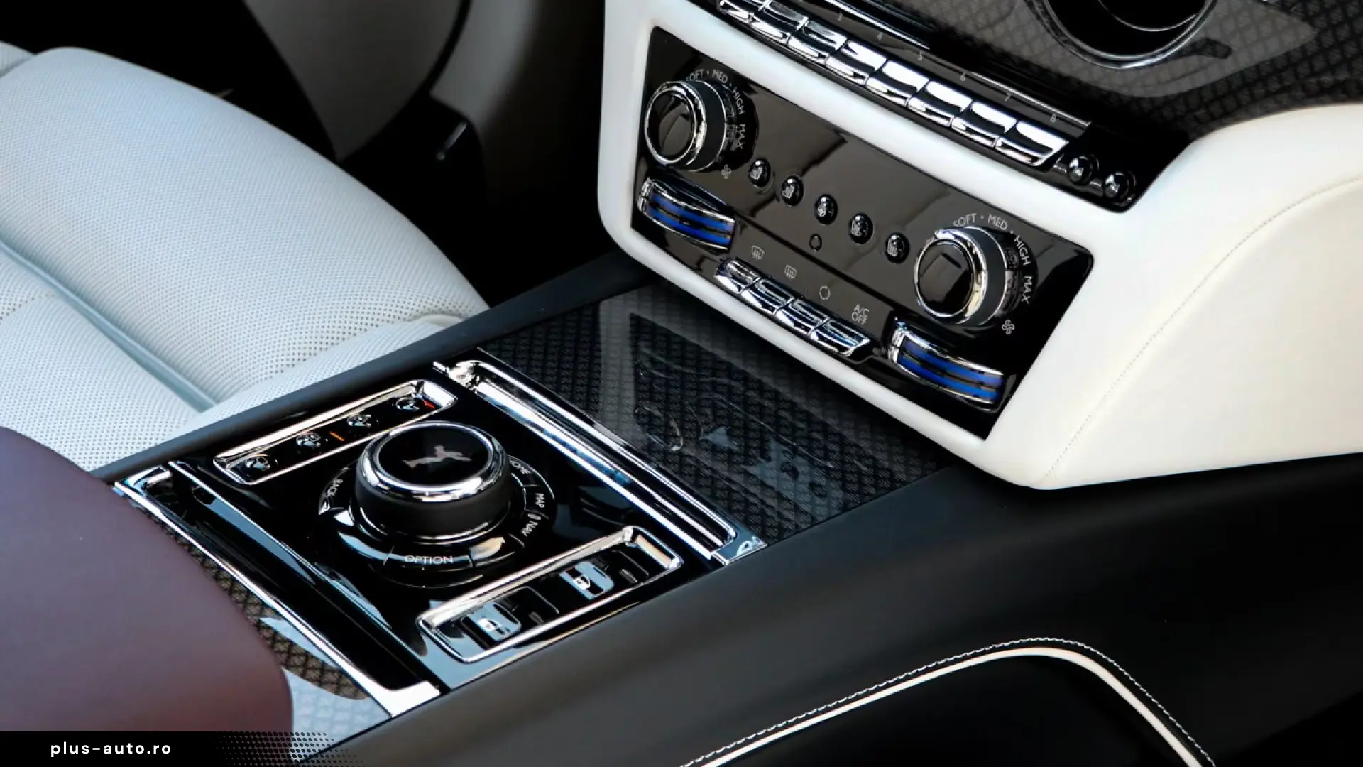 Rolls-Royce Black Badge Ghost