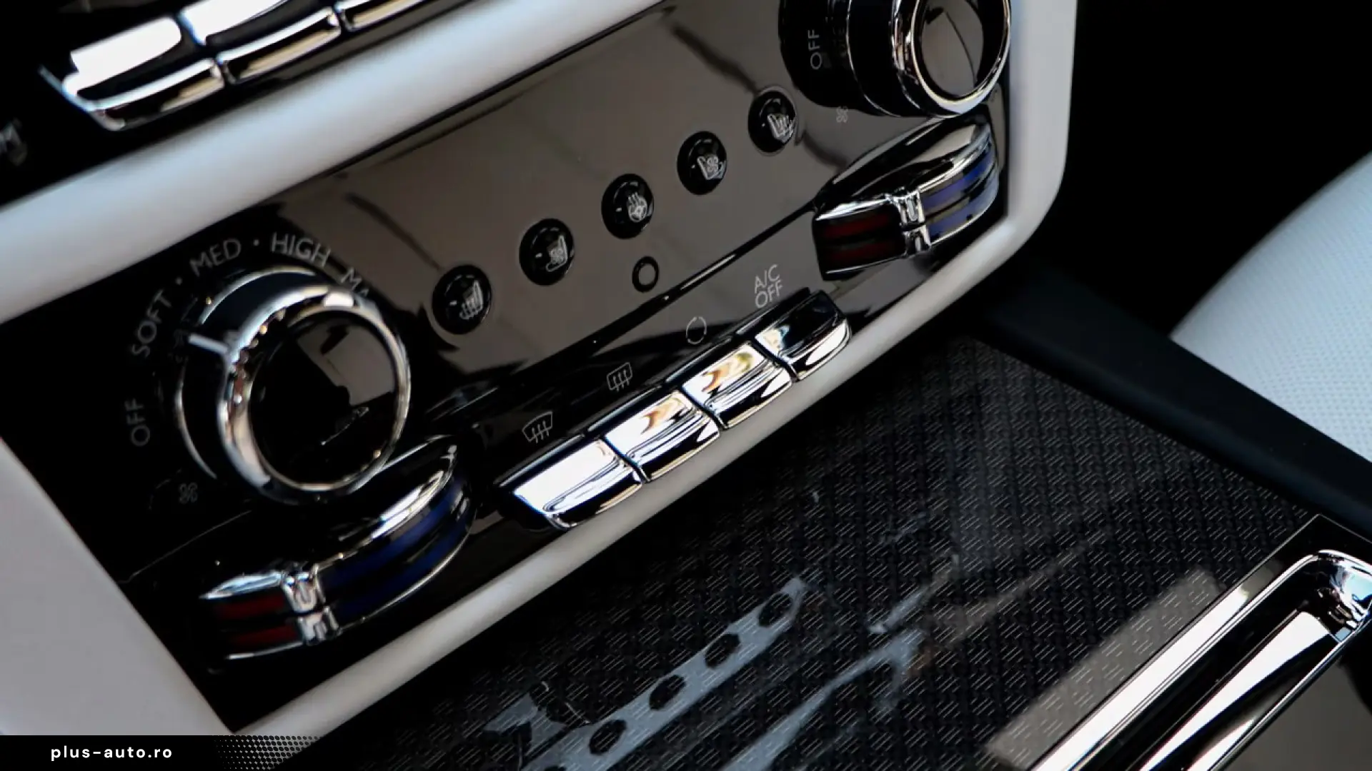 Rolls-Royce Black Badge Ghost