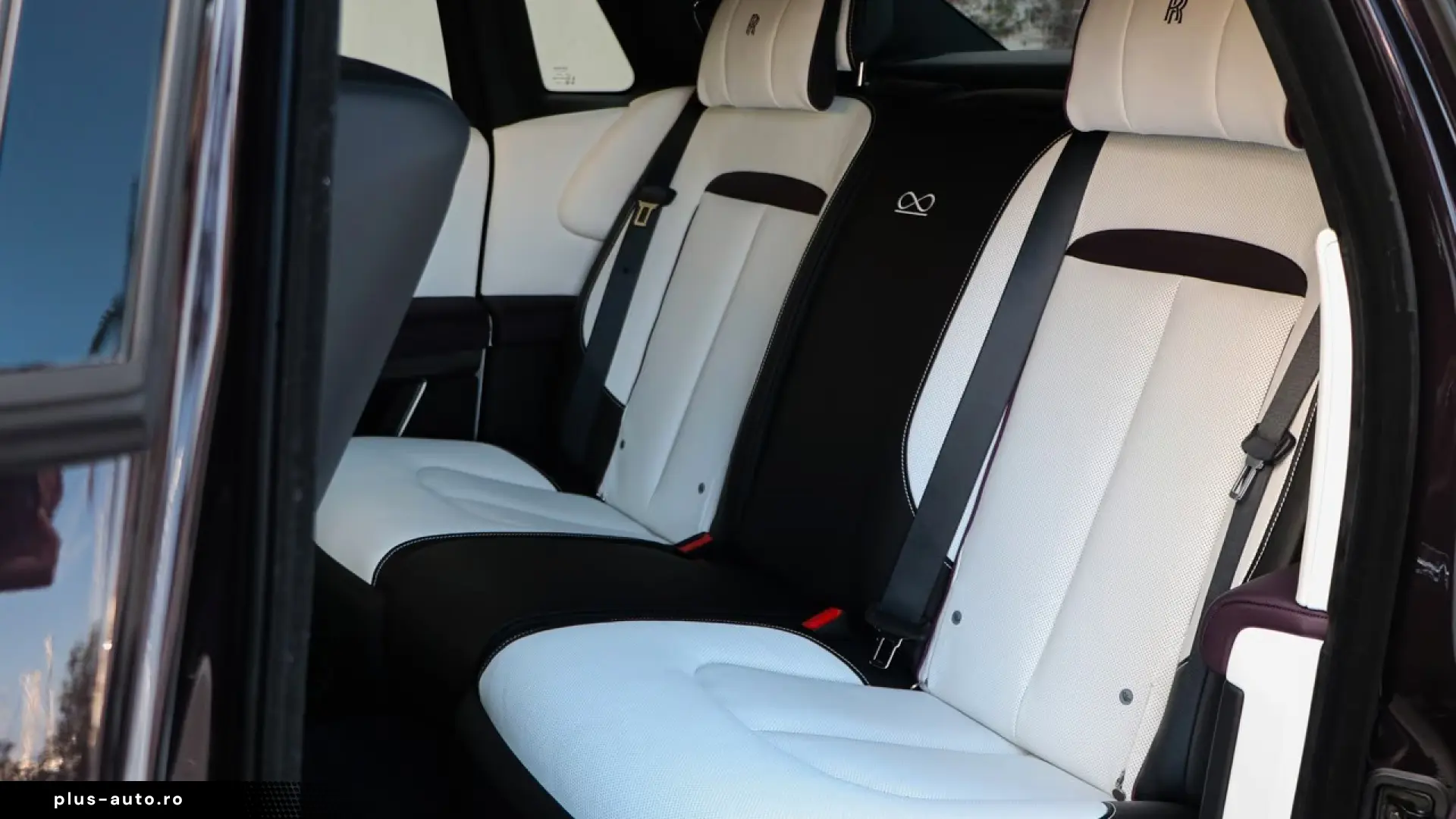 Rolls-Royce Black Badge Ghost