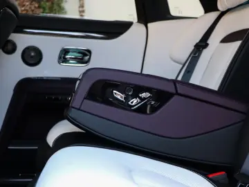 Rolls-Royce Black Badge Ghost