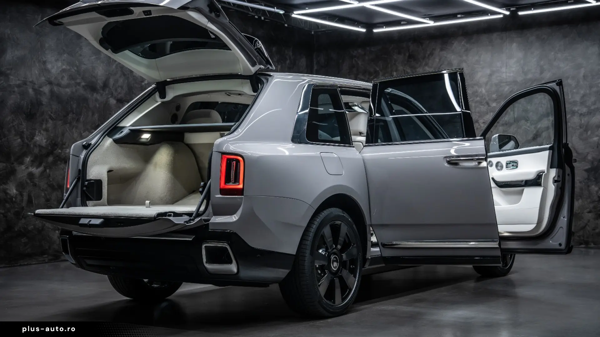Rolls-Royce Cullinan SERIES II BESPOKE SHOOTING REAR MY2026