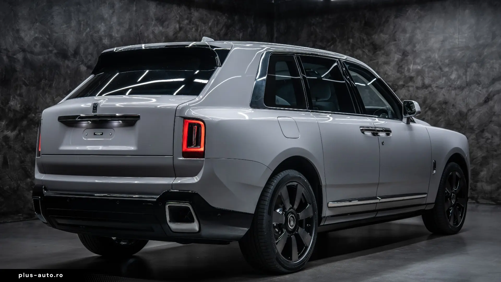 Rolls-Royce Cullinan SERIES II BESPOKE SHOOTING REAR MY2026