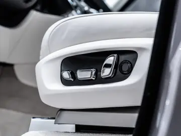 Rolls-Royce Cullinan SERIES II BESPOKE SHOOTING REAR MY2026