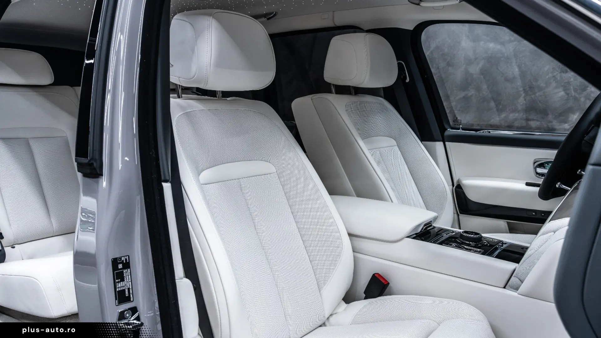 Rolls-Royce Cullinan SERIES II BESPOKE SHOOTING REAR MY2026