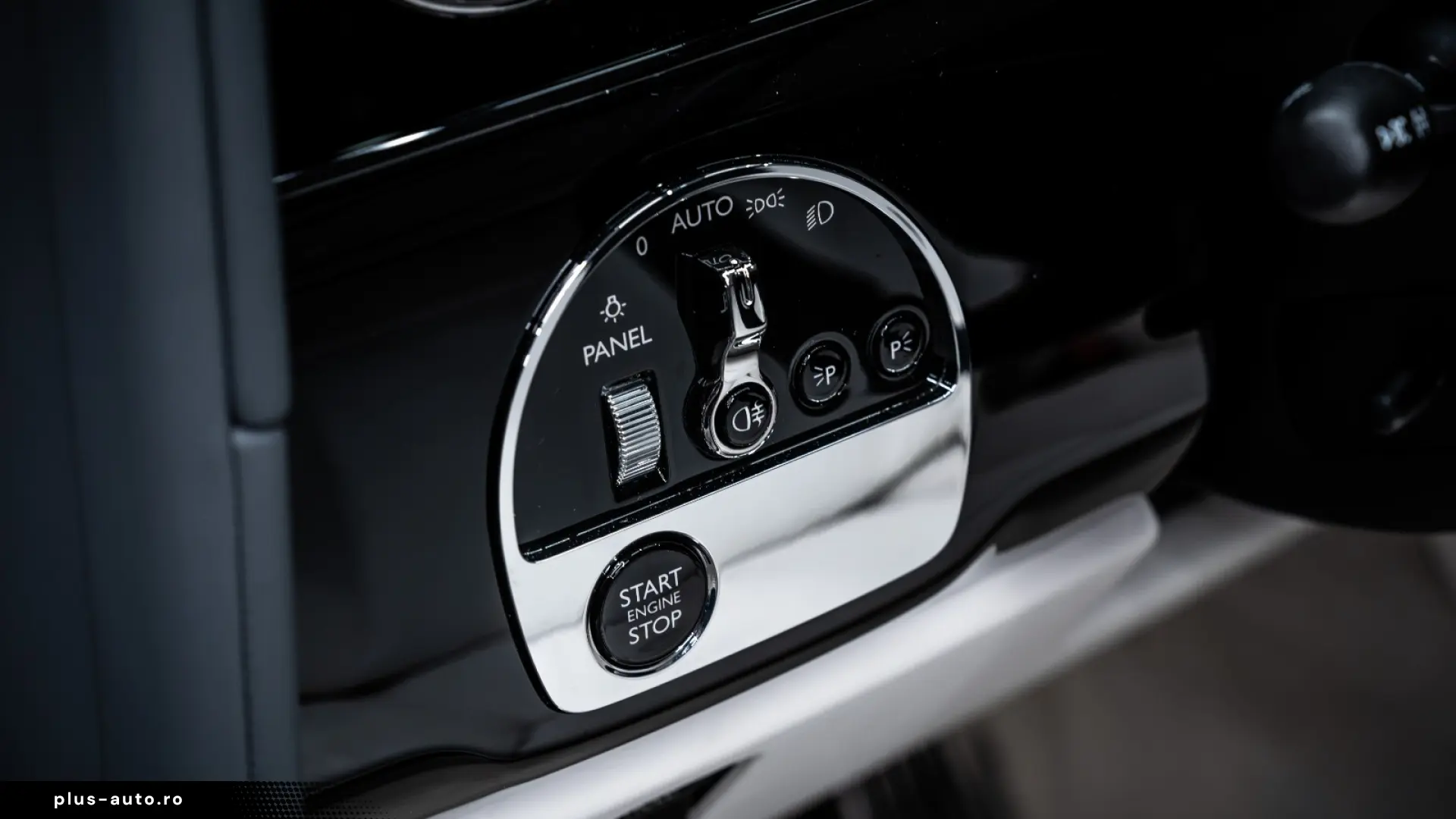 Rolls-Royce Cullinan SERIES II BESPOKE SHOOTING REAR MY2026