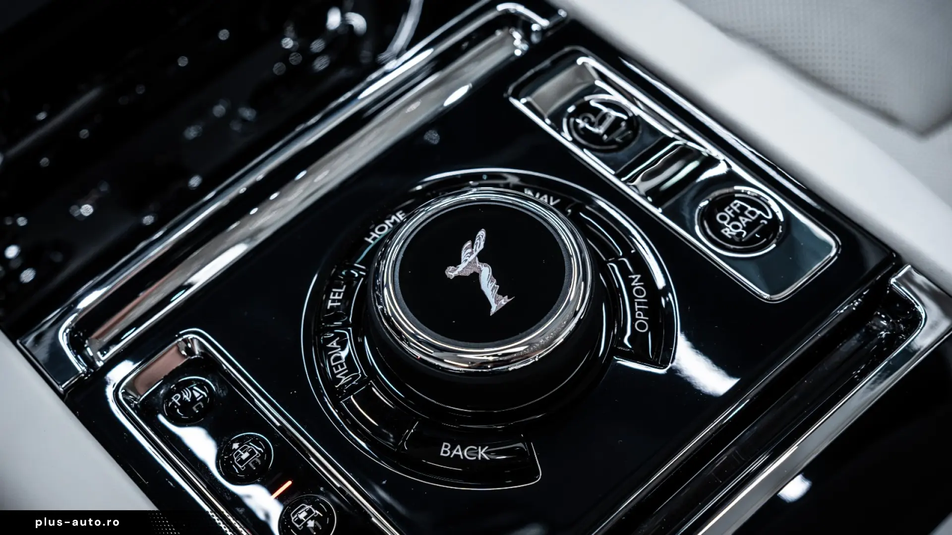 Rolls-Royce Cullinan SERIES II BESPOKE SHOOTING REAR MY2026
