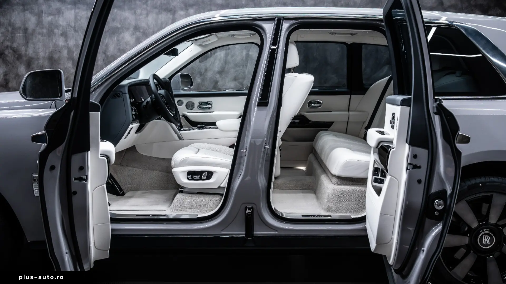 Rolls-Royce Cullinan SERIES II BESPOKE SHOOTING REAR MY2026