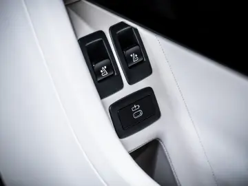 Rolls-Royce Cullinan SERIES II BESPOKE SHOOTING REAR MY2026