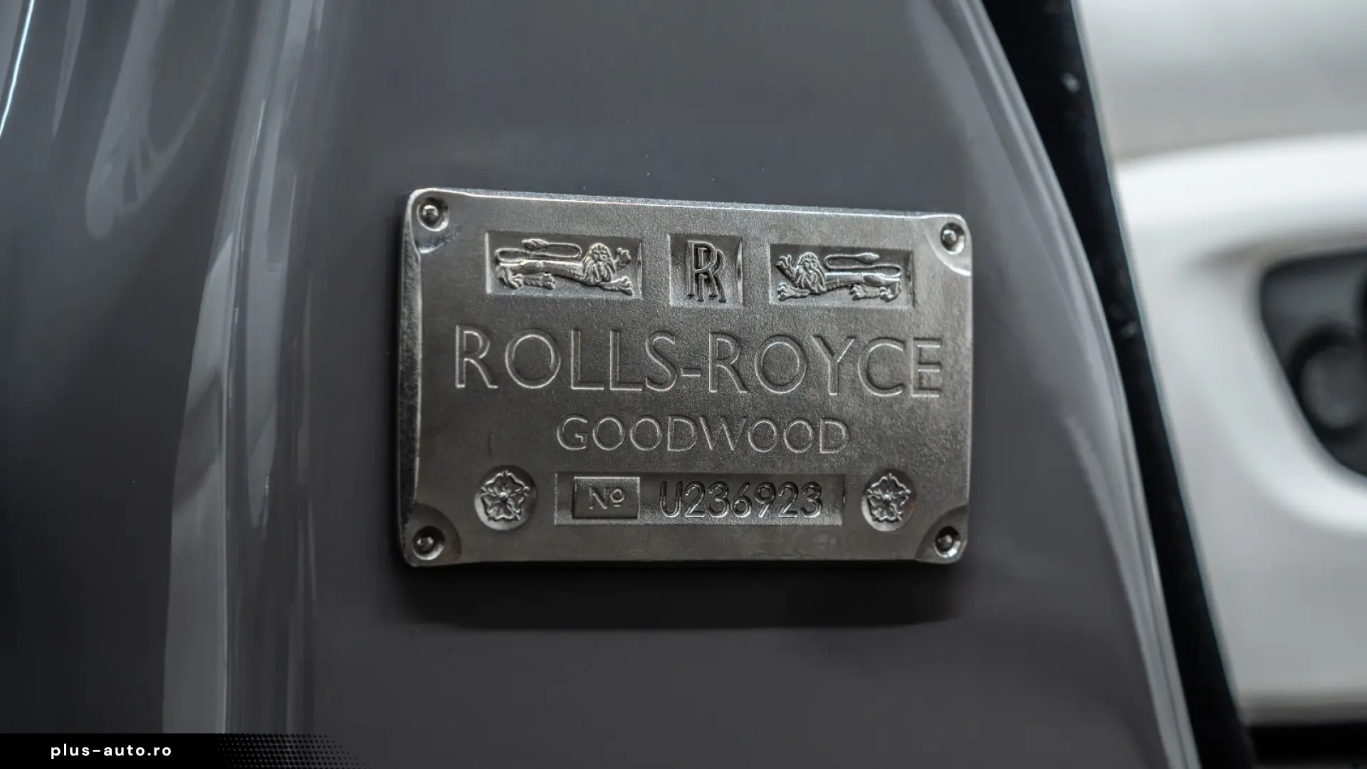 Rolls-Royce Cullinan SERIES II BESPOKE SHOOTING REAR MY2026