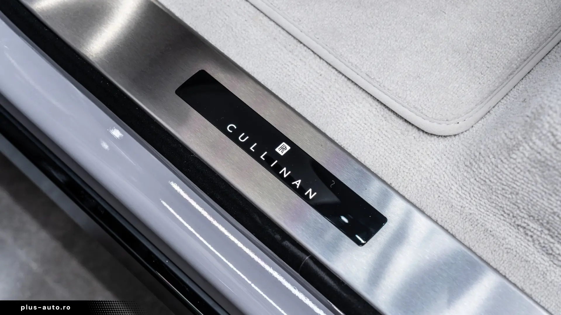 Rolls-Royce Cullinan SERIES II BESPOKE SHOOTING REAR MY2026