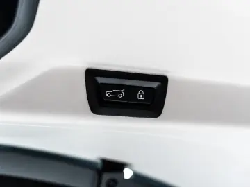 Rolls-Royce Cullinan SERIES II BESPOKE SHOOTING REAR MY2026