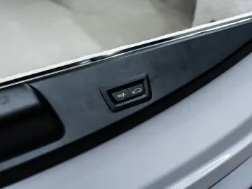 Rolls-Royce Cullinan SERIES II BESPOKE SHOOTING REAR MY2026