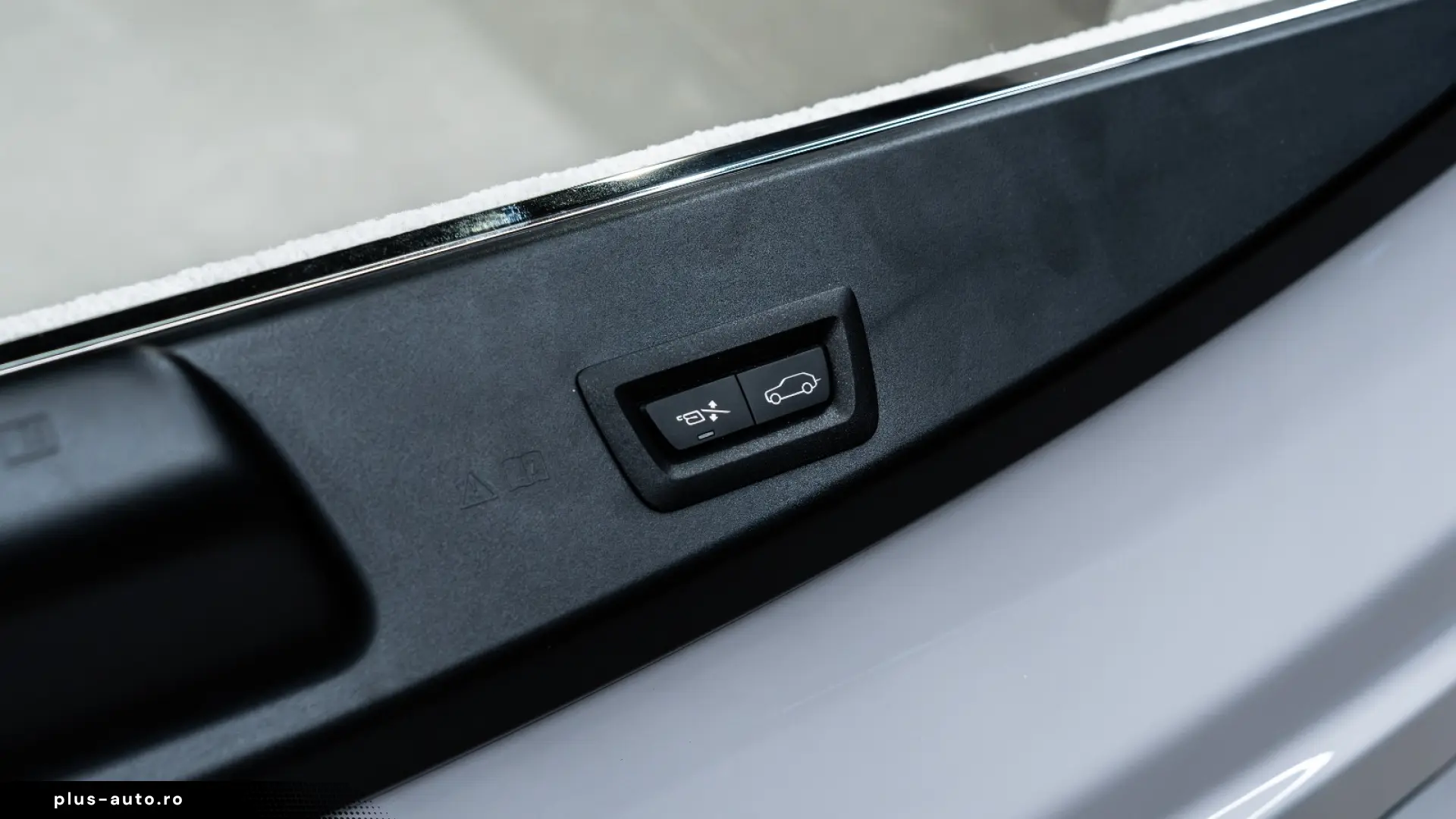 Rolls-Royce Cullinan SERIES II BESPOKE SHOOTING REAR MY2026