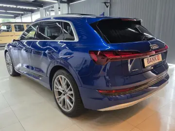 AUDI E-tron 55 Quattro