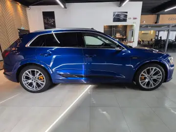 AUDI E-tron 55 Quattro