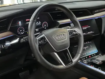 AUDI E-tron 55 Quattro