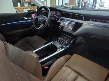 AUDI E-tron 55 Quattro