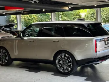 LAND ROVER Range Rover Autobiography