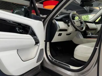 LAND ROVER Range Rover Autobiography