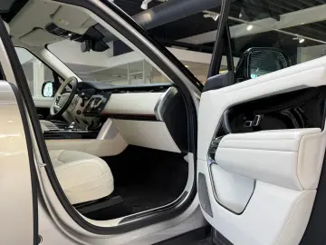 LAND ROVER Range Rover Autobiography