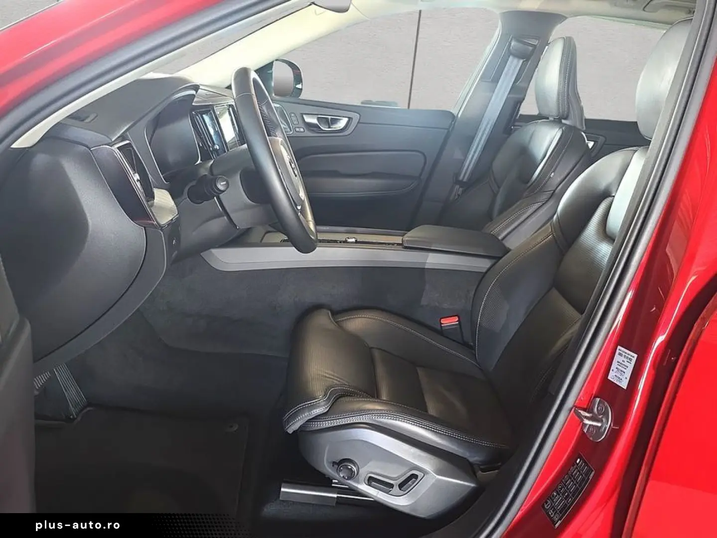 VOLVO XC60 B5 B AWD Plus Dark