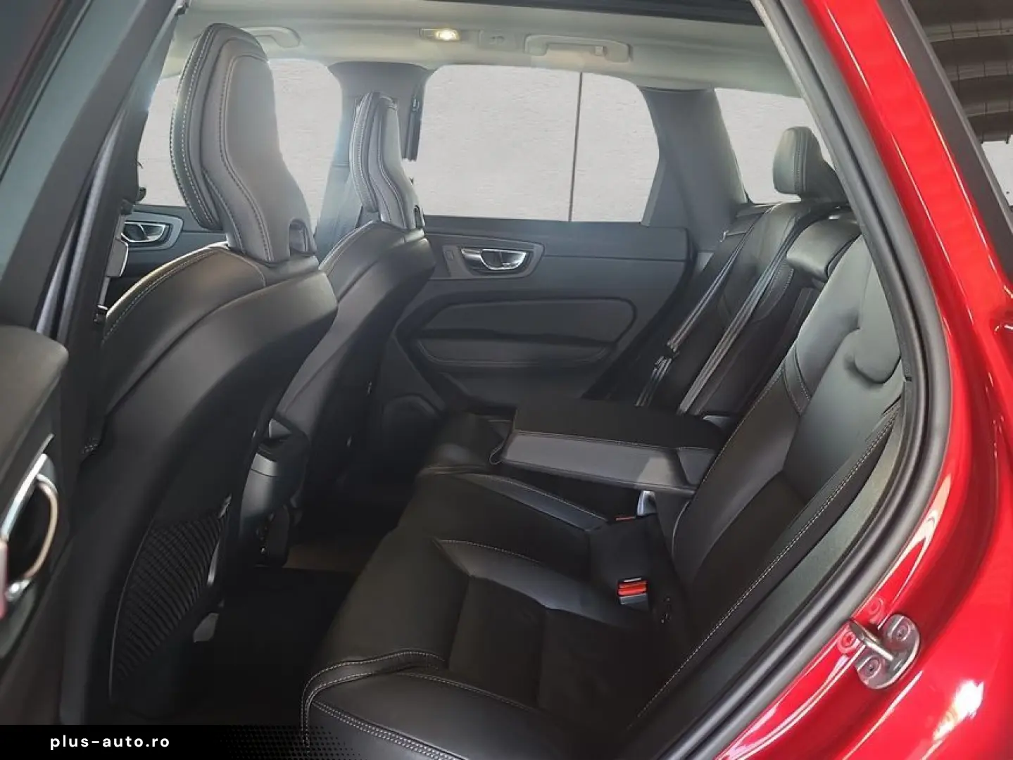 VOLVO XC60 B5 B AWD Plus Dark