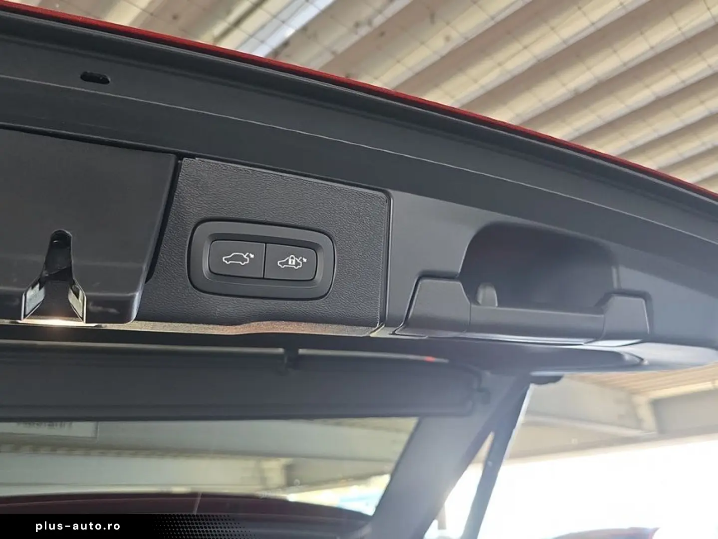 VOLVO XC60 B5 B AWD Plus Dark