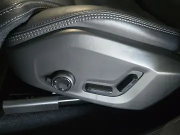 VOLVO XC60 B5 B AWD Plus Dark