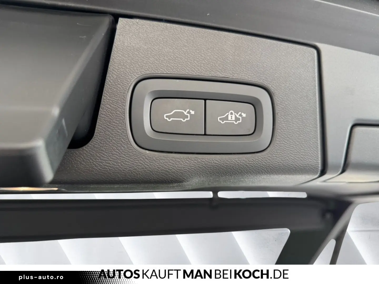 VOLVO XC60 T6 AWD Ultra Dark