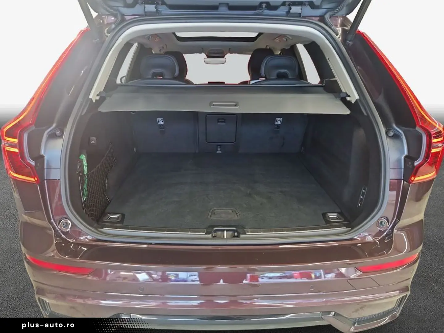 VOLVO XC60 B5 B AWD Ultra Dark