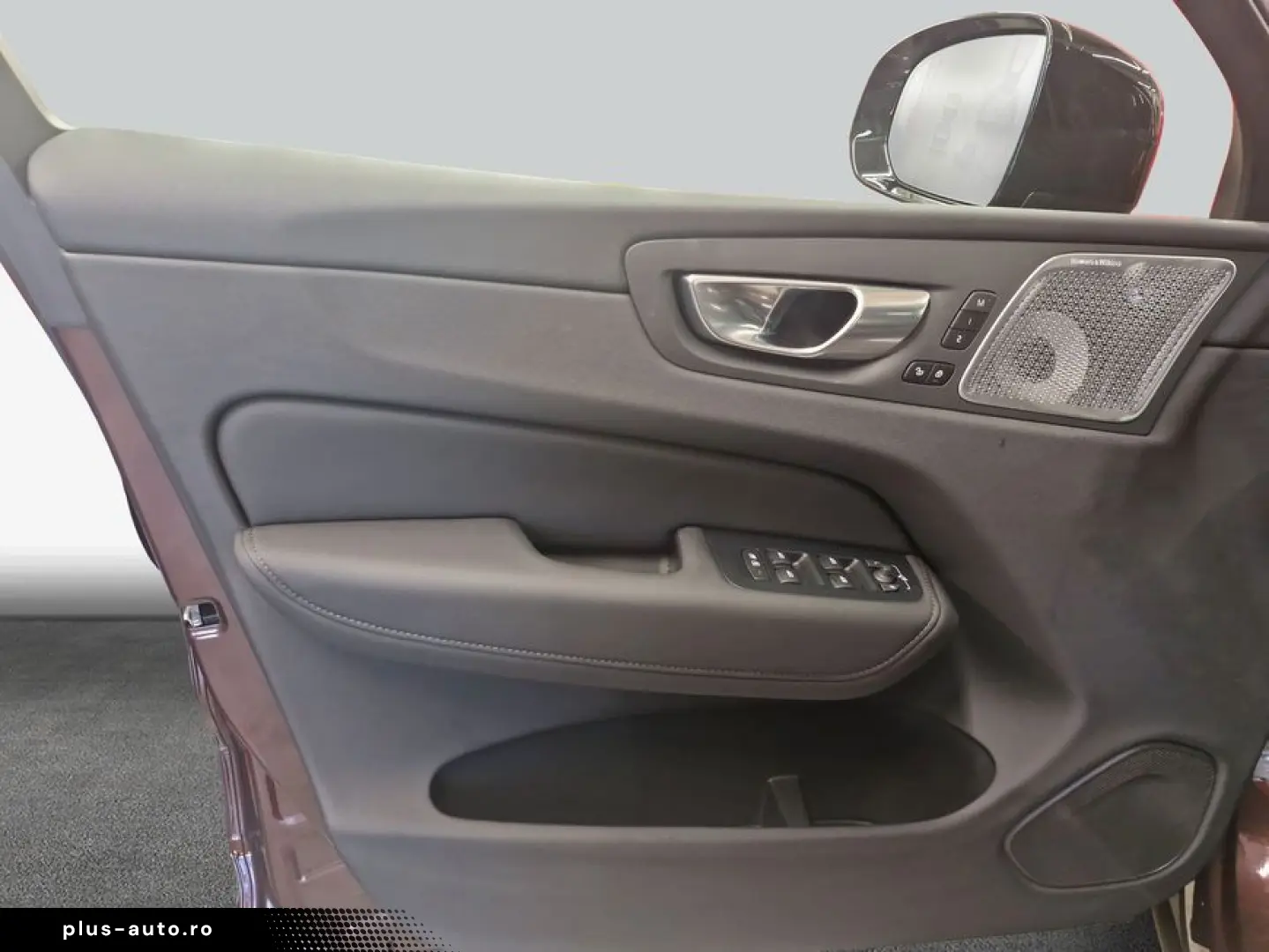 VOLVO XC60 B5 B AWD Ultra Dark