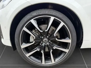VOLVO XC60 B5 Ultra Dark AWD B&W Pano 360 Massage 22
