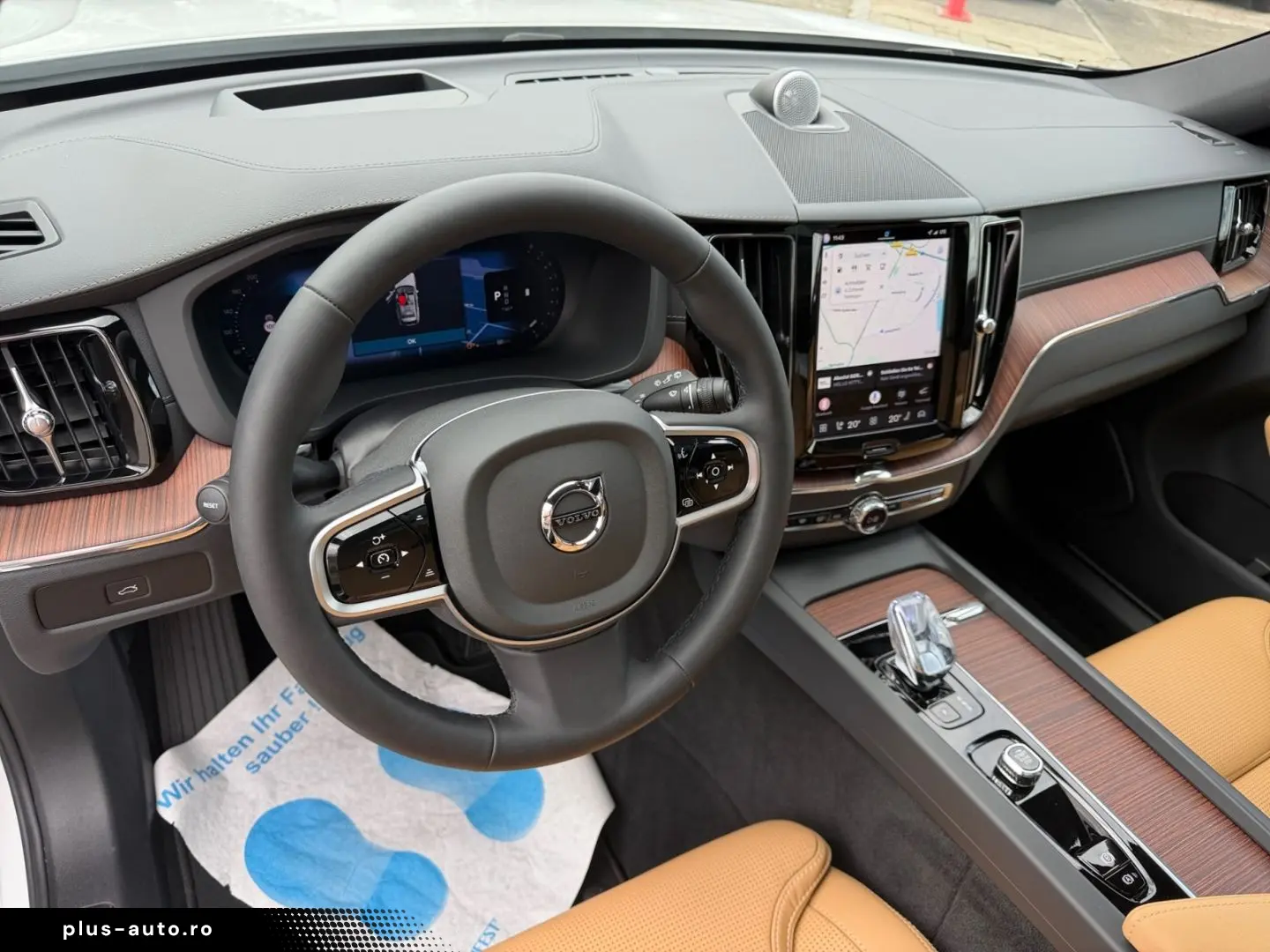 VOLVO XC60 B5 Ultra Dark AWD B&W Pano 360 Massage 22