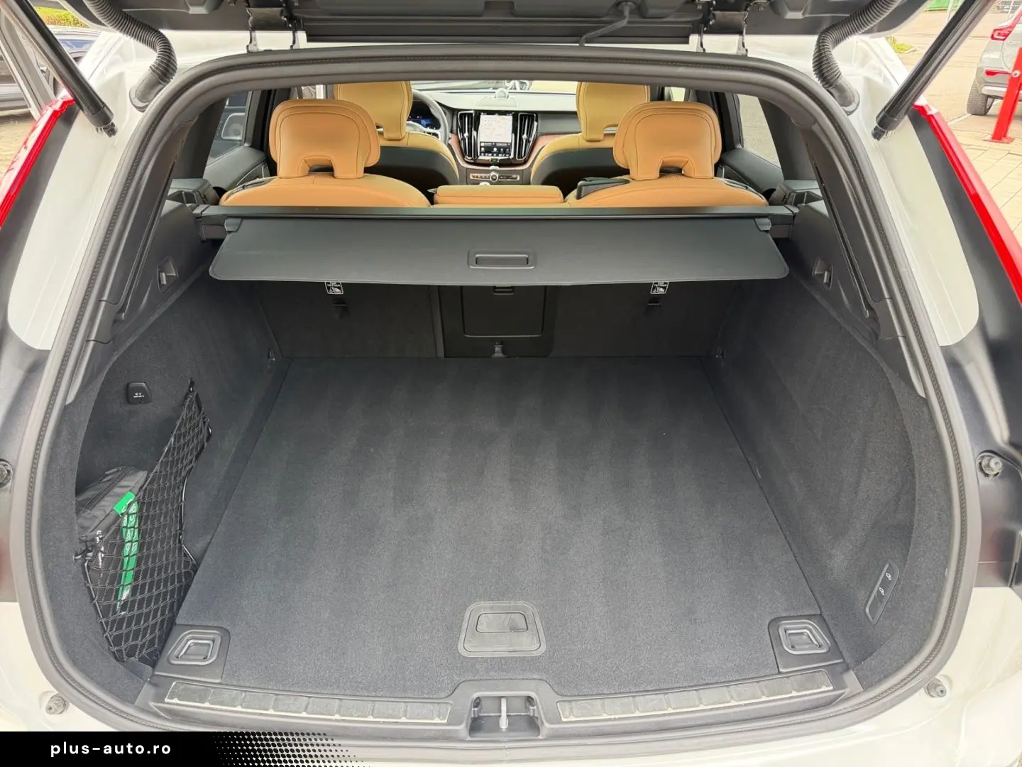 VOLVO XC60 B5 Ultra Dark AWD B&W Pano 360 Massage 22