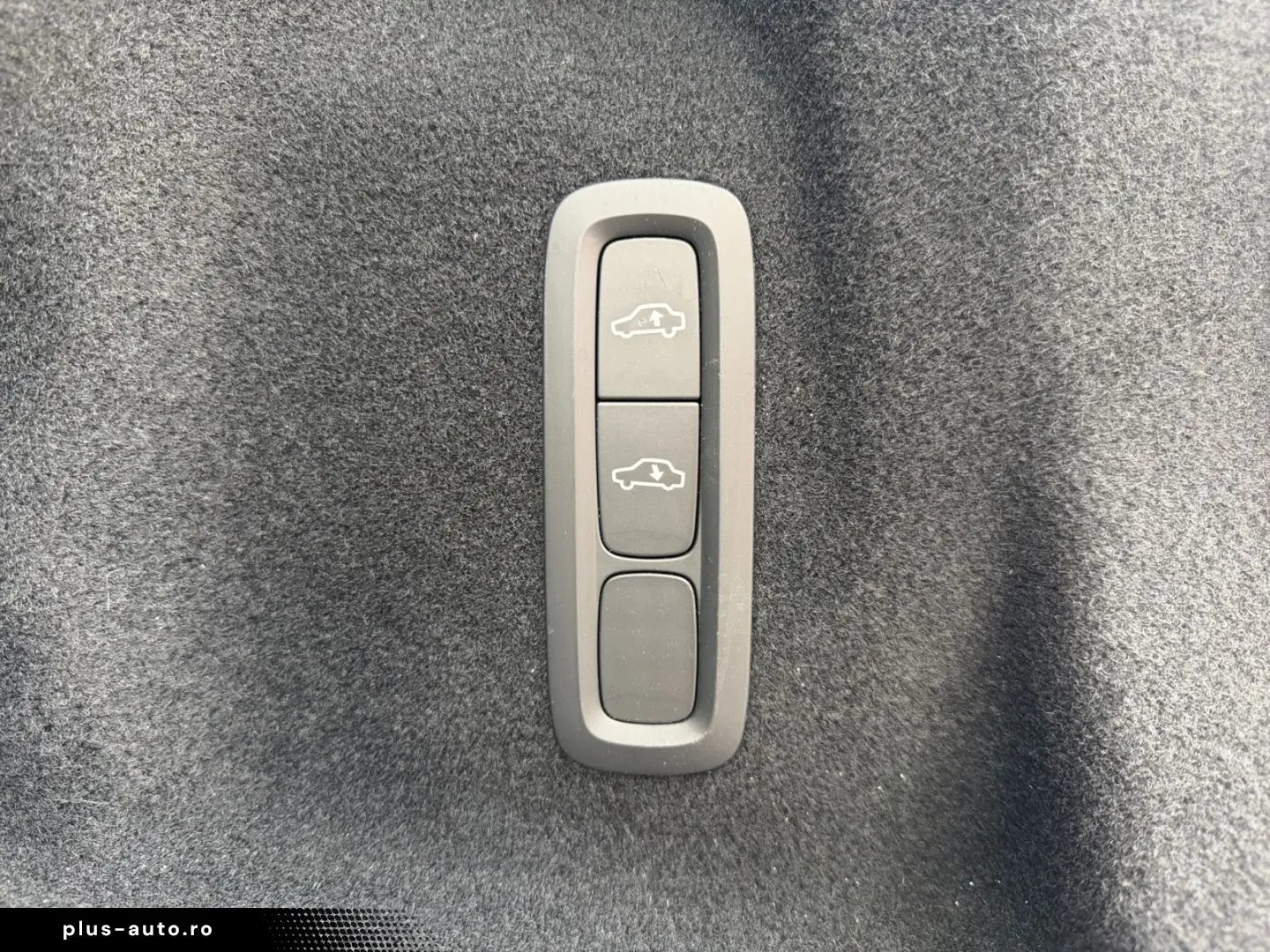 VOLVO XC60 B5 Ultra Dark AWD B&W Pano 360 Massage 22