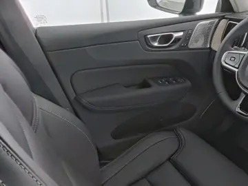 VOLVO XC60 B5 Ultra Dark AWD