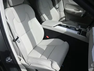 VOLVO XC60 B5 B  Ultra Dark AWD