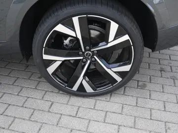 VOLVO XC60 B5 B  Ultra Dark AWD