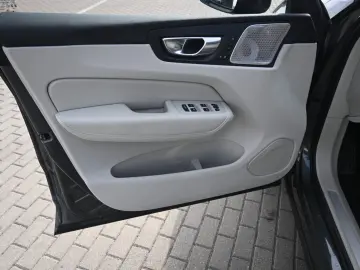 VOLVO XC60 B5 B  Ultra Dark AWD