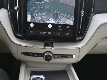 VOLVO XC60 B5 B  Ultra Dark AWD