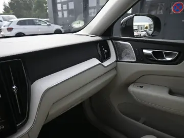 VOLVO XC60 B5 B  Ultra Dark AWD