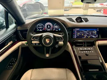 PORSCHE Panamera GTS ACC   Carbon   Hinterachslenkung