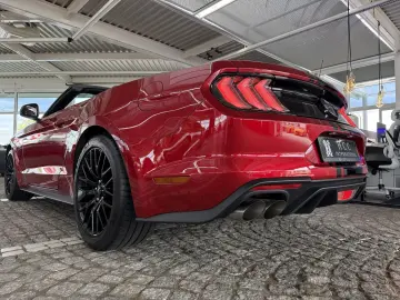 FORD Mustang GT V8 Autom.   UNFALLFREI   1.Hand   Top