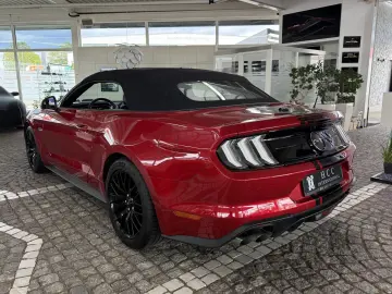 FORD Mustang GT V8 Autom.   UNFALLFREI   1.Hand   Top