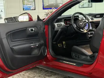 FORD Mustang GT V8 Autom.   UNFALLFREI   1.Hand   Top