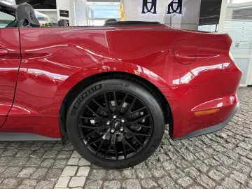 FORD Mustang GT V8 Autom.   UNFALLFREI   1.Hand   Top