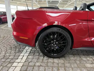 FORD Mustang GT V8 Autom.   UNFALLFREI   1.Hand   Top